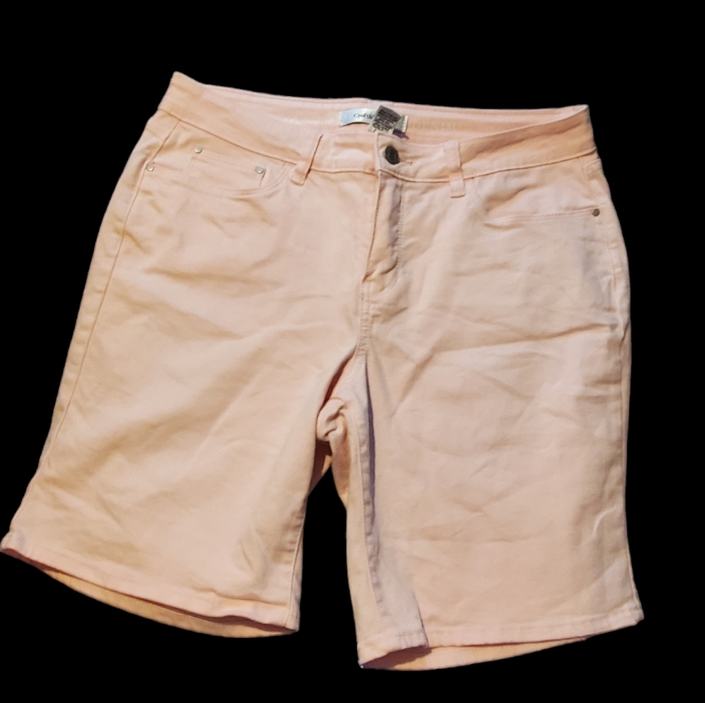 Croft And Barrow Pink Denim Burmuda Shorts. Womens size 12, stretch.